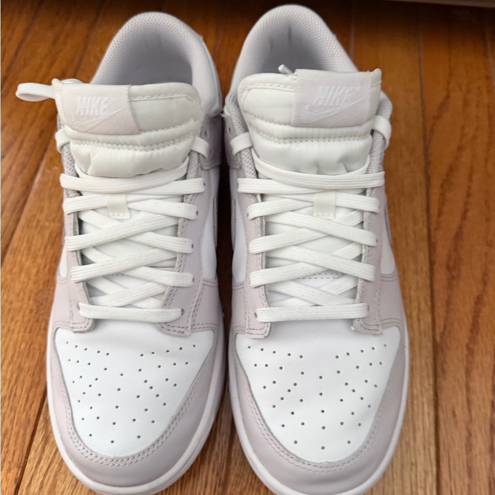 Nike White and Soft Purple Sneakers